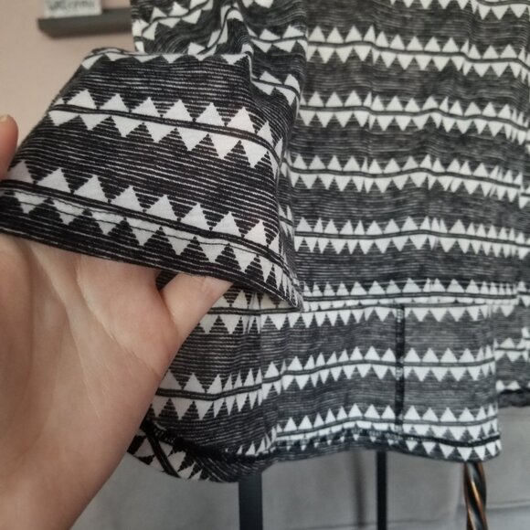 H&M Black and White Tank top - Picture 6 of 6